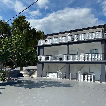 Apartmani Anita Starigrad Paklenica Exteriör bild