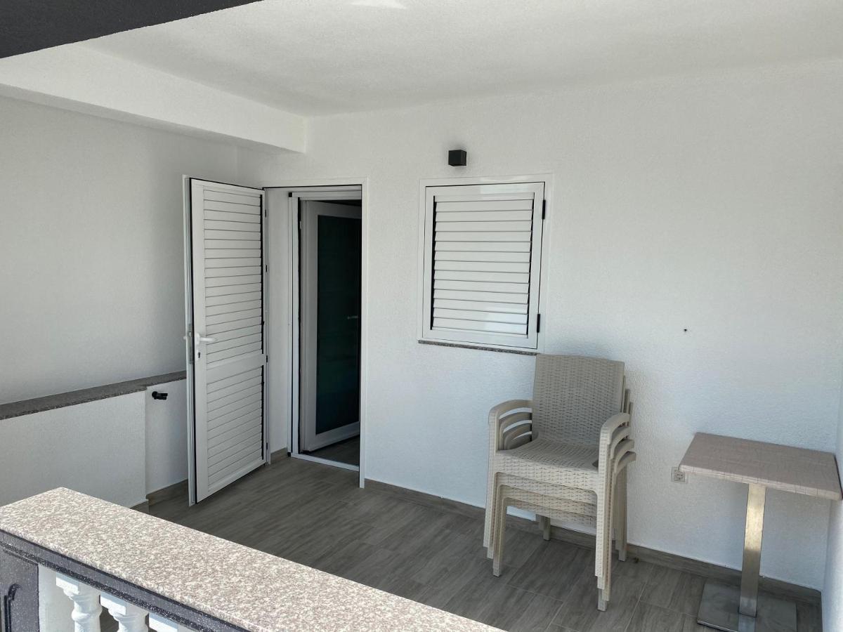 Apartmani Anita Starigrad Paklenica Exteriör bild