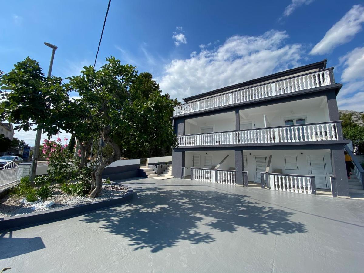 Apartmani Anita Starigrad Paklenica Exteriör bild