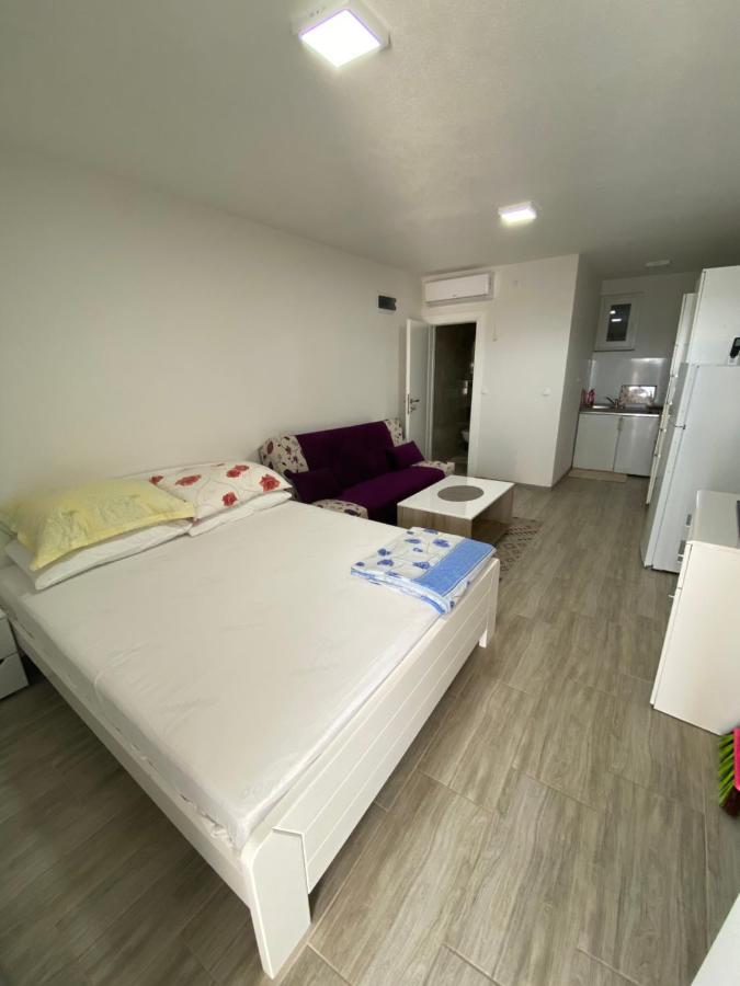 Apartmani Anita Starigrad Paklenica Exteriör bild
