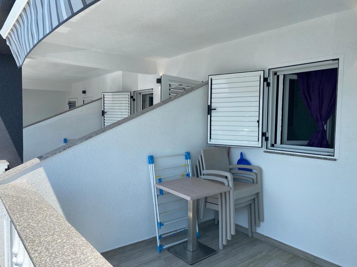 Apartmani Anita Starigrad Paklenica Exteriör bild