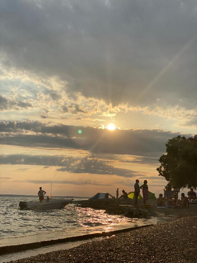 Apartmani Anita Starigrad Paklenica Exteriör bild