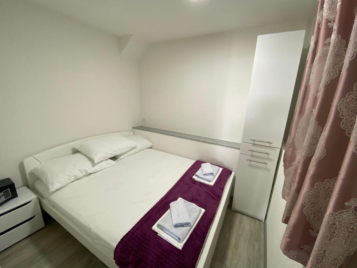 Apartmani Anita Starigrad Paklenica Exteriör bild