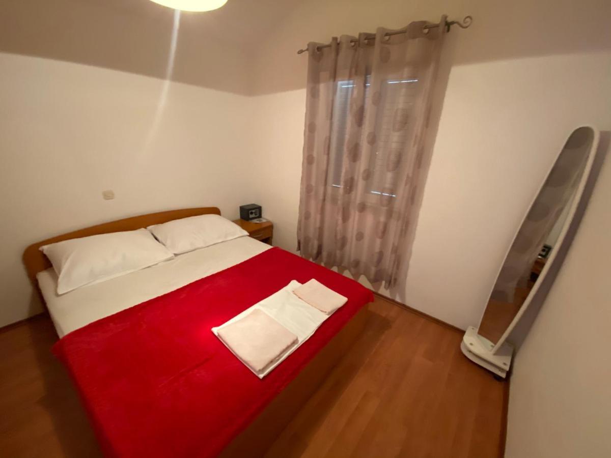 Apartmani Anita Starigrad Paklenica Exteriör bild
