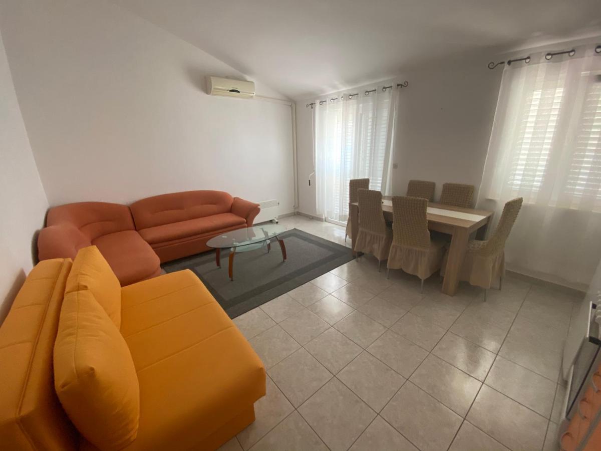 Apartmani Anita Starigrad Paklenica Exteriör bild