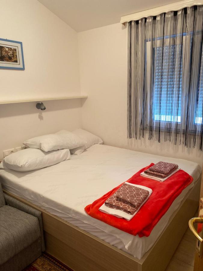 Apartmani Anita Starigrad Paklenica Exteriör bild